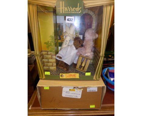 A Steiff/Harrods Romeo & Juliet musical bear set 1999. Boxed.