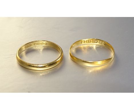 Two 22ct gold wedding bands, size M, 3.3g, (2). 