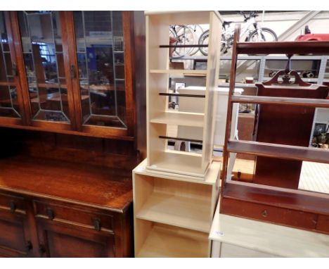 Modern, veneered MDF book shelf, H: 106 cm, and revolving CD rack, H: 75 cm. Not available for in-house P&amp;P 