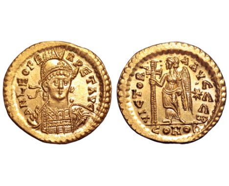 Leo I AV Solidus. Constantinople, circa AD 465-466. D N LEO PERPET AVG, helmeted, pearl-diademed and cuirassed bust three qua