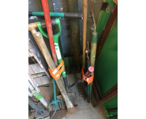 TWO BUNDLES OF GARDEN TOOLS