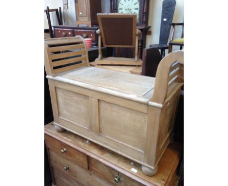 A PINE BENCH TRUNK  W170CM H77CM D44CM