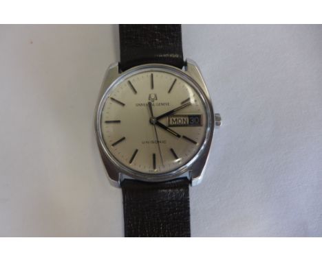 A Universal Geneve Unisonic gents wristwatch, circa 1970, 37mm wide including button, number 853100/34 2673318, in good condi