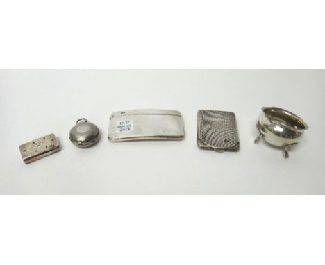 Silver, comprising; a sovereign case, with engine turned decoration, Birmingham 1905, a curved rectangular visiting card case
