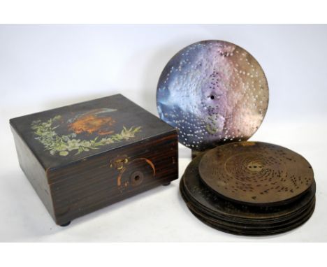 A polyphon with grained case and nine 21 cm discs, to/w sixteen 24.5 cm discs (not compatible) Condition Report Polyphon not 
