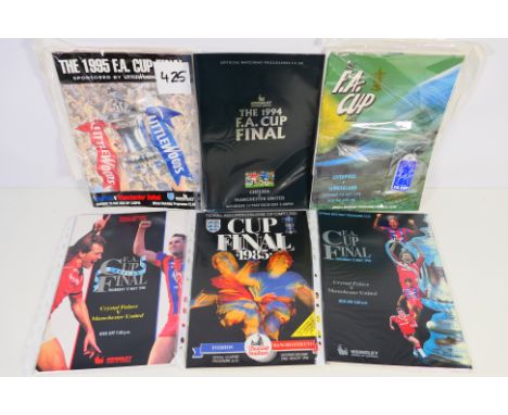 Football Programmes, FA Cup Finals 1985, 1990, 1990 replay, 1992 with keyring and poster,
1994 and 1995 (6) Very Good
