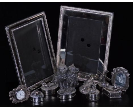 Various silver continental and other items, an oval patch box, partially chased, 6cm W, with import marks, a sterling silver 