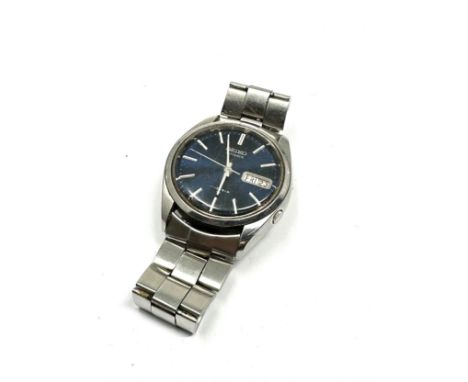 Vintage seiko automatic gents wristwatch the watch is ticking