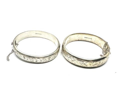 2 vintage silver bangles weight 44g