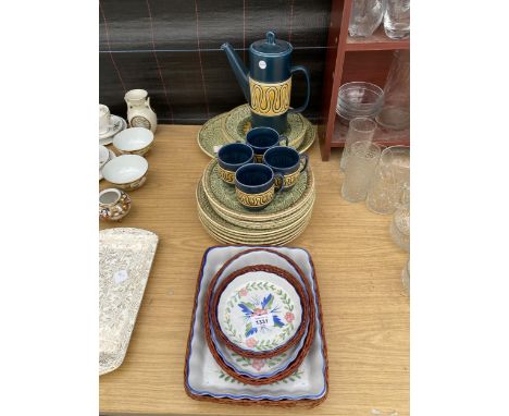 AN ASSORTMENT OF CERAMIC ITEMS TO INCLUDE FRANCISCAN PLATES, A PART COFFEE SERVICE ETC 