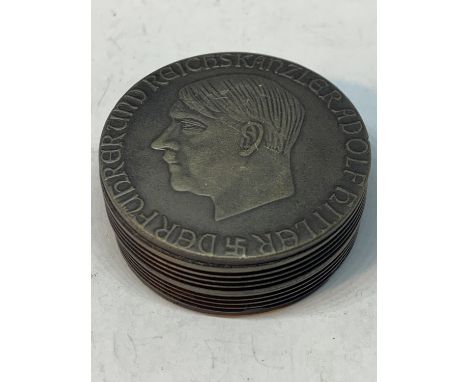 A PEWTER SNUFF BOX DEPICTING ADOLF HITLER 