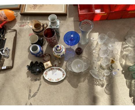 AN ASSORTMENT OF ITEMS TO INCLUDE CERAMIC VASES AND JUGS, GLASSES AND GLASS VASES ETC 