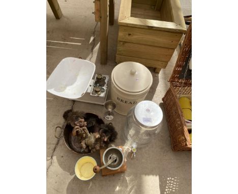 AN ASSORTMENT OF ITEMS TO INCLUDE SCALES AND WEIGHTS, A COPPER PAN AND A BREAD BIN ETC 
