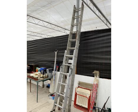 A FIVE RUNG ALLUMINIUM STEP LADDER AND A FURTHER EXTENDING ALLUMINIUM LADDER(24 RUNG TOTAL) 