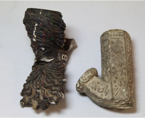 Two late 19th century/early 20th century French moulded clay pipe bowls, one of Turk's Head form marked "Jacob", approximatel