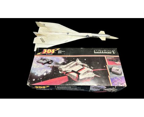 Hornby Space 3 D S Mission 1 set No. A100 including spacecraft (2), instruction booklet, unused decal sheet, etc., generally 