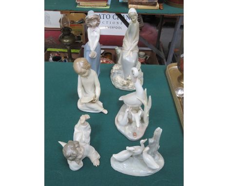 QUANTITY OF LLADRO AND NAO FIGURES 