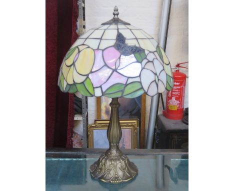 TIFFANY STYLE TABLE LAMP WITH SHADE 