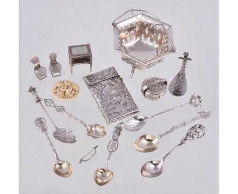 ϒA small collection of Chinese export silver, including: an hexagonal small sweet basket, two chopmarks and Silver, early 20t