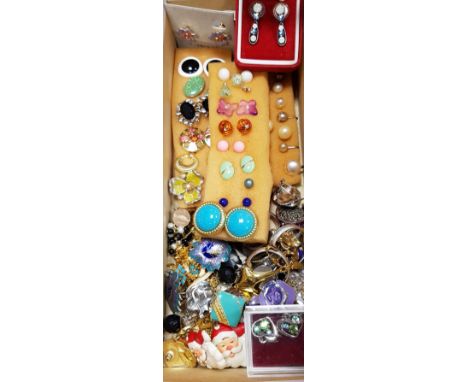 LARGE SELECTION OF COSTUME JEWELLERY PAIRS OF EARRINGSincluding enamel and simulated pearl examples, approximately 63 pairs 