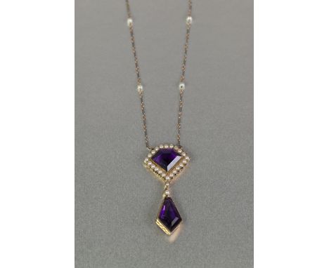 GOLDSMITHS AND SILVERSMITHS CO., LTD., EARLY ART DECO NECKLACE, the fine chain having long platinum links and short gold link