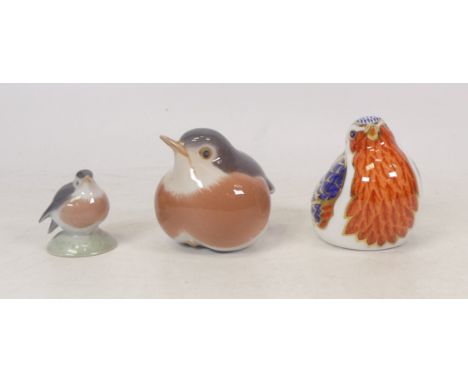 Royal Crown Derby Robin Paperweight With Gold Stopper also Demark Royal Copenhagen Robin With Chick (3) 