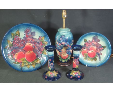 COLLECTION OF MODERN MOORCROFT ART POTTERY TUBE LINED 'FINCHES' DESIGN ITEMS to inlcude; a pair of candlesticks (21cm high ap