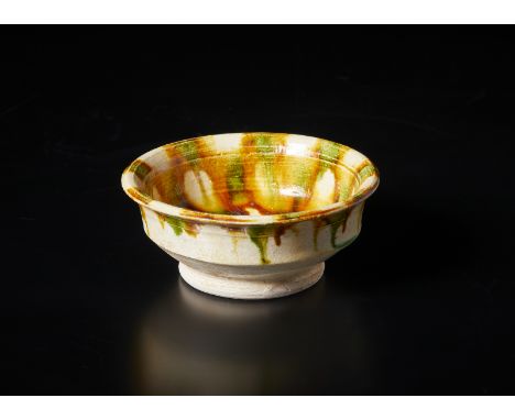 Chinese Art A fine sancai pottery bowlChina, Tang dynasty, 9th century . . Cm 10,70 x 4,50.