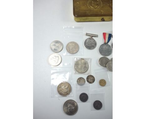 Crowns, 1935 (2), 1953 (2), 1960, later crowns (7), shillings 1826, 1887, S.A., 1894,97, silver 3ds (11), other coins, Jubile