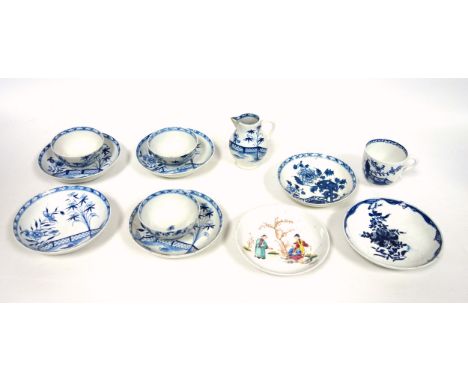 First period Worcester porcelain saucer painted with 3 Chinese figures in a garden, Dia.12cm; 3 Worcester blue and white teab