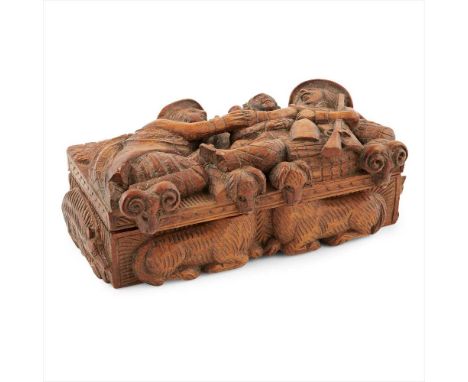 SCOTTISH 'BLINDMAN' CARVED TREEN TABLE SNUFF BOX 19TH CENTURY carved in high relief, depicting two Scotsmen with rifles and a