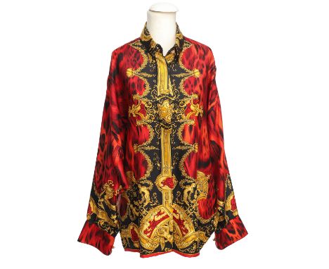 VERSACE ISTANTE VINTAGE Bluse, Gr. 44. 100% Seide in Rot/Schwarz/Goldfarben mit dekorativem Animalmuster. Guter Erhalt. | VER