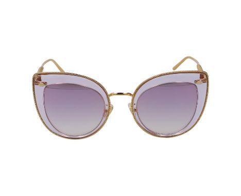 BOUCHERON Sonnenbrille "BC0044S". Fein gearbeitetes Gestell in Goldfarben mit verspiegelten Gläsern und dekorativer Umrandung