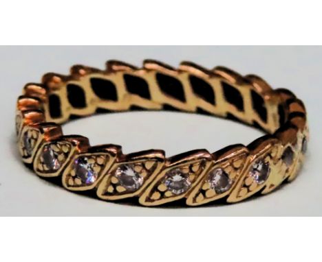 18ct gold full eternity ring set with diamonds. Total Weight Approx. 3.9g

Reasonable used condition 