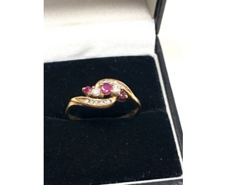 9ct gold ruby &amp; diamond twist ring (2g)