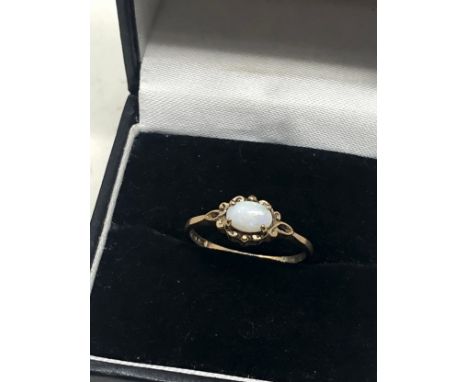 9ct gold opal dress ring (1g)