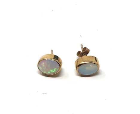 9ct gold opal stud earrings (1.4g)