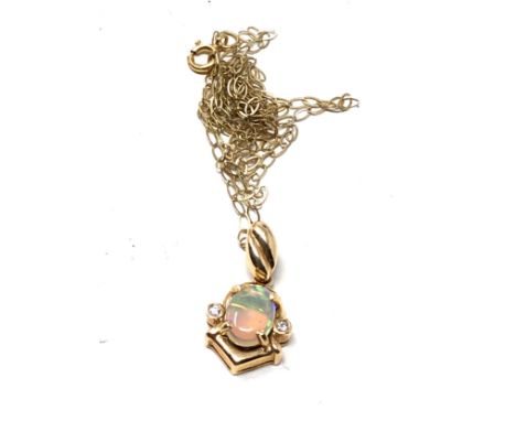 14ct gold opal & diamond pendant on 9ct gold chain (1.5g)