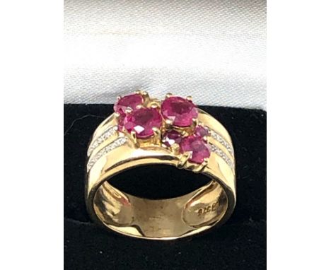 9ct gold ruby &amp; diamond stylised cluster dress ring - as seen missing ruby (5.7g)