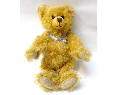 STEIFF GOLDEN JUBILEE 1952-2002 TEDDY BEARElizabeth II, with white tag to ear numbered '02001', golden mohair, growling, wear