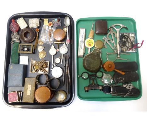 GOOD SELECTION OF VINTAGE COLLECTABLE ITEMSincluding a Mauchline ware cotton reel holder in the form of a cooking pot and cov