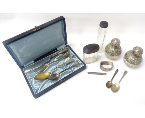 SELECTION OF SILVER ITEMScomprising a napkin ring, Chester 1912; two teaspoons, Sheffield 1929 and Birmingham 1956; a matched