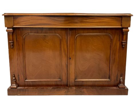 Late 19th century mahogany chiffonier, serpentine top with moulded edge, fitted with single drawer over two panelled cupboard