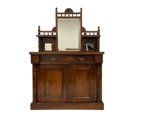 Late 19th century walnut chiffonier, mirror back with central bevelled plate flanked by two smaller square plates with shelve