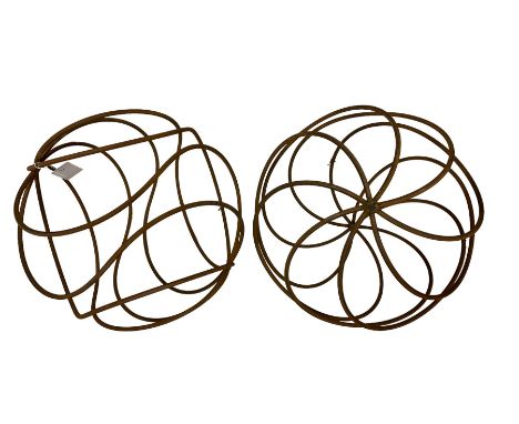 Pair wrought iron garden spheresDimensions: Height:&nbsp;40cm&nbsp; Length/Width:&nbsp;40cm&nbsp; Depth/Diameter:&nbsp;40cm