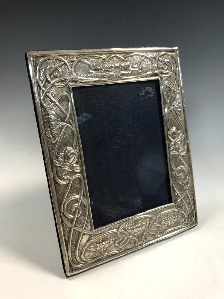 An Edward VII silver easel back photograph frame, in Cheffins Fine Art