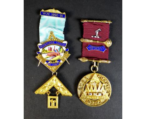 A ERII silver Masonic medallion from the Eyre Chapter No. 2742 inscribed 'Presented to Ex. Comp. C.F.E Pipe by members of the