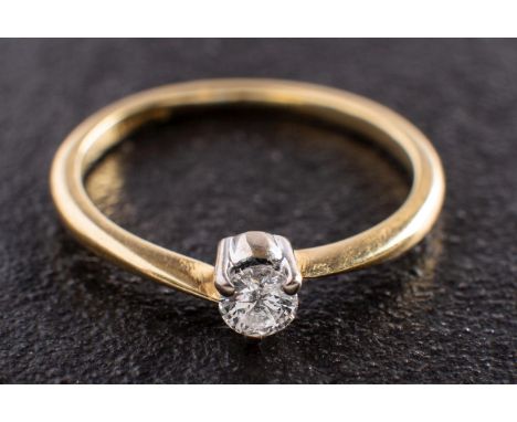 An 18ct gold, round, brilliant-cut diamond, single-stone ring, estimated diamond weight ca. 0.15ct, H-I colour, SI2-P1 clarit