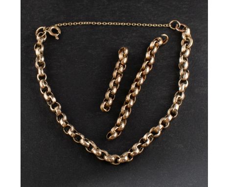 A belcher-link chain bracelet, length ca. 19.5cm, together with two broken pieces of chain total weight ca. 9.4gms. (a/f)