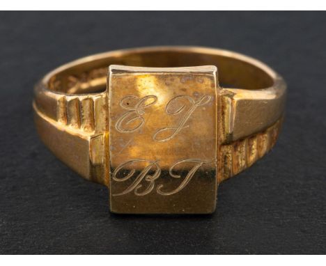 A 9ct gold, rectangular signet ring, engraved with initials 'EJ' and 'BT', with hallmarks for Chester, length of ring head ca